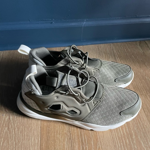 Reebok Slip-On Trainer Never Worn - Picture 5 of 5